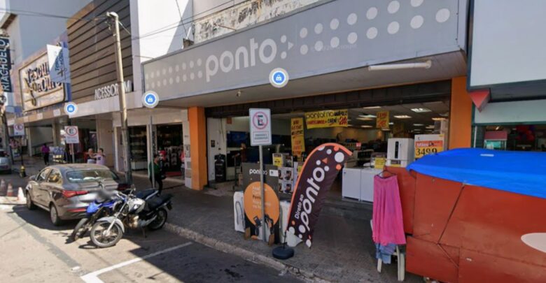 Estabelecimento funcionava na esquina de duas das principais avenidas da região central. (Foto: Captura de tela)