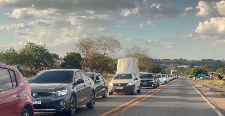 Pós-evento da Base Aérea de Anápolis causou congestionamento na BR-414. (Foto: Portal 6)